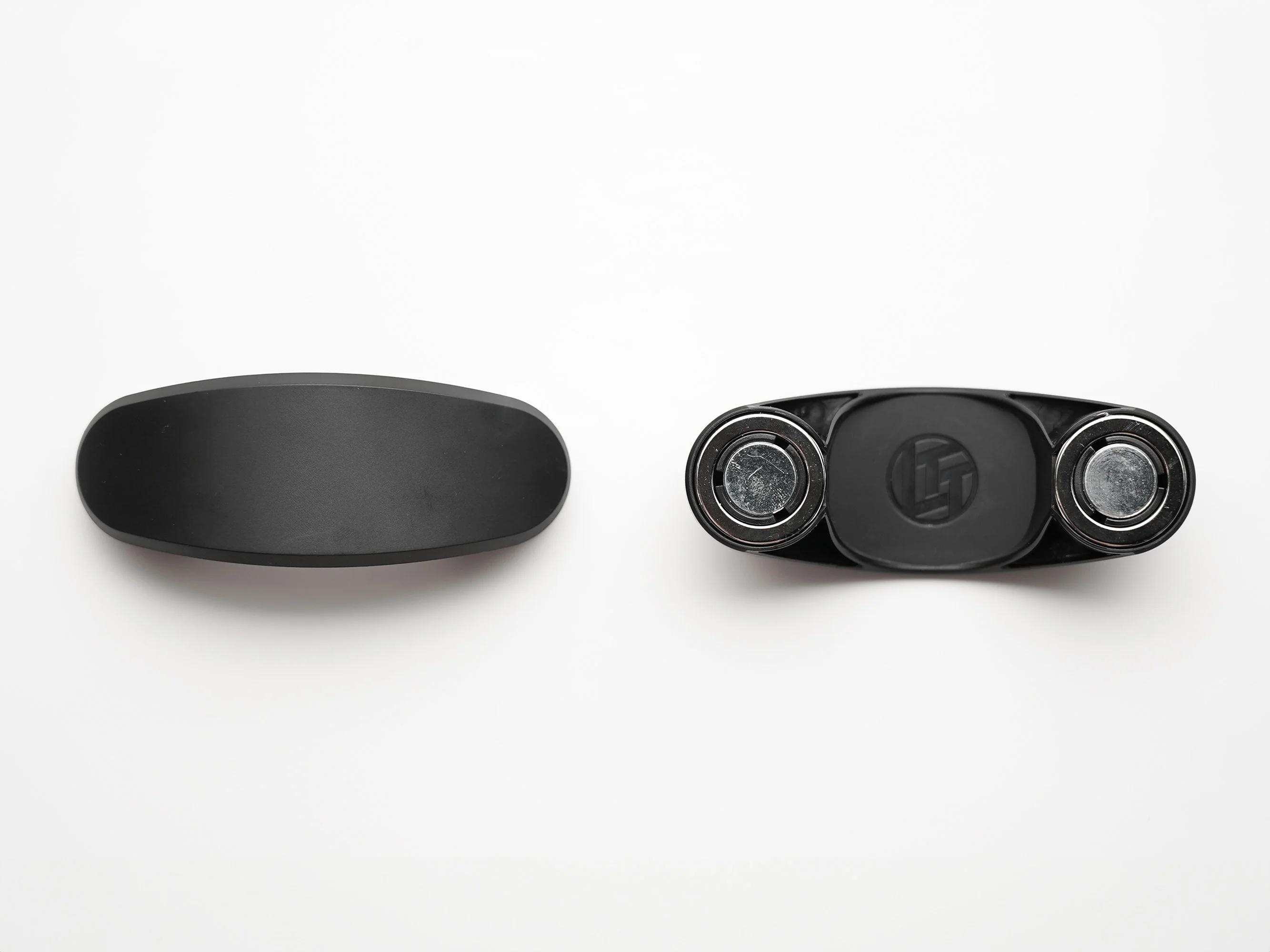 Magnetic Cable Management Arches - Image 15