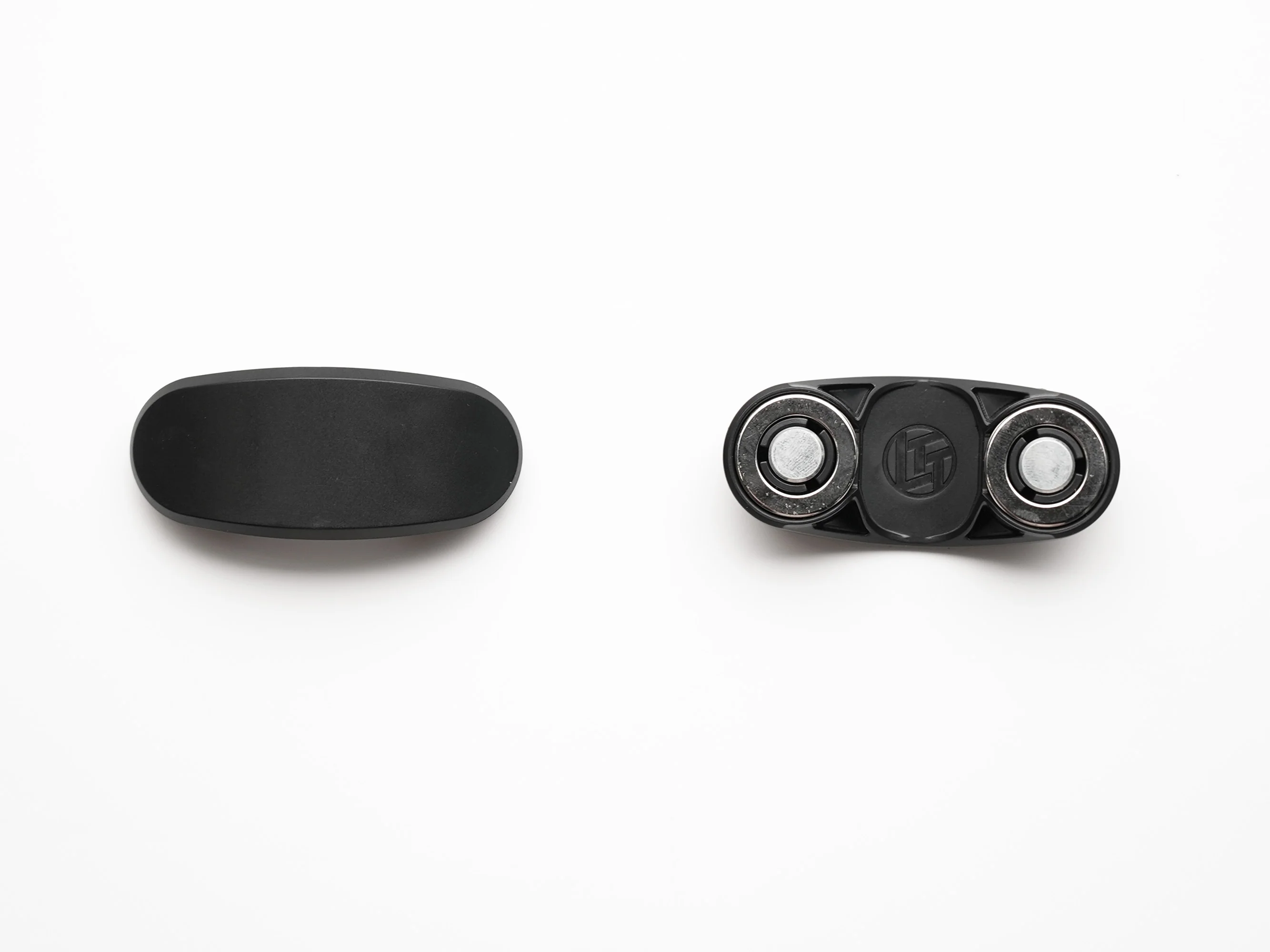 Magnetic Cable Management Arches - Image 9